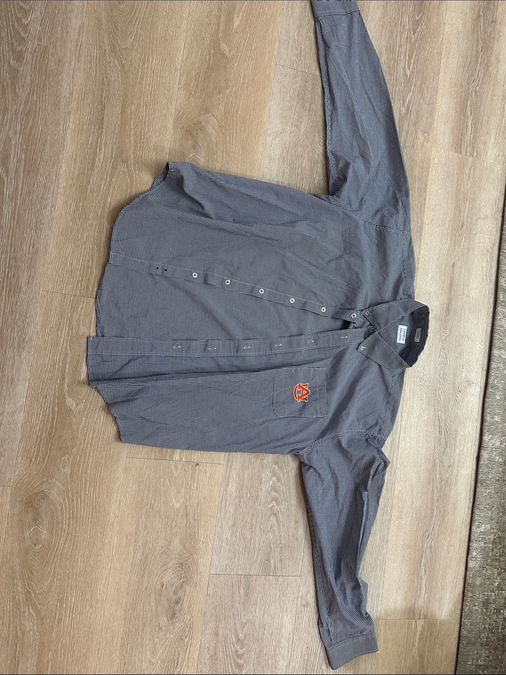 Auburn Tigers Gray Button-Up Long Sleeve Men's Shirt